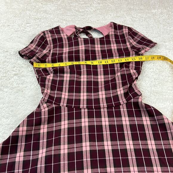 B. Darlin pink plaid fit and flare short sleeved dress, size 9 or 10 - Picture 5 of 8